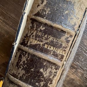 MÉDICAL book (Mtl.1890) Elementary Treatise on Medical Matter & Practical Guide.